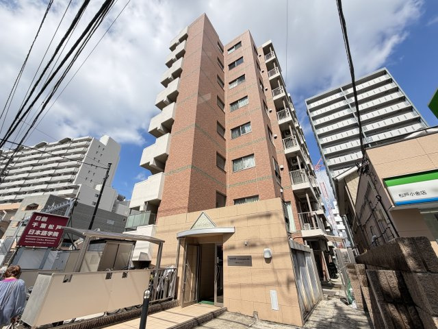 日創北小金ビルの外観