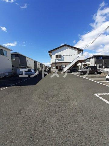 あかしあハイツの駐車場|高崎、前橋のお部屋探しはエンドスケープまで！お客様の理想お聞かせ下さい♪