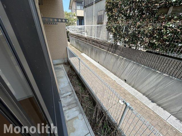 記念石台Aのバルコニー