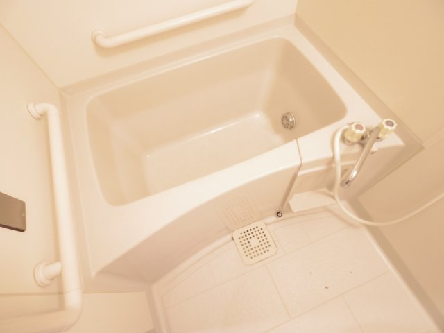 クレールはけの原の浴室|※他号室写真です
