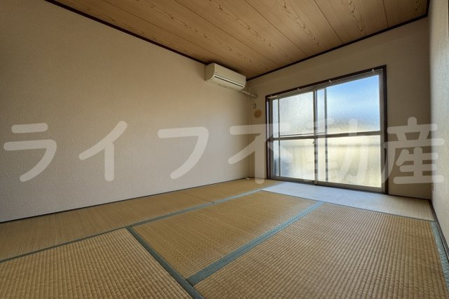 中野マンションの居間・リビング|ゆったりとした居間です
