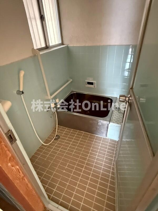 八尾市中田4丁目貸家の浴室