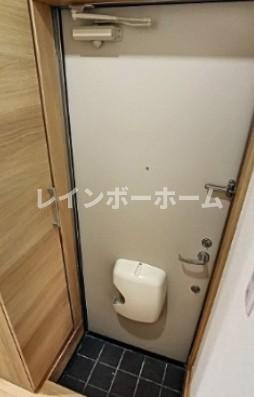 新座市野火止７丁目のアパートの玄関