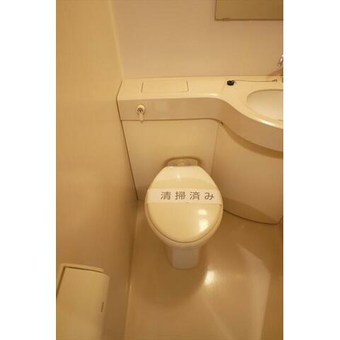 横浜市戸塚区上倉田町の賃貸マンションのトイレ