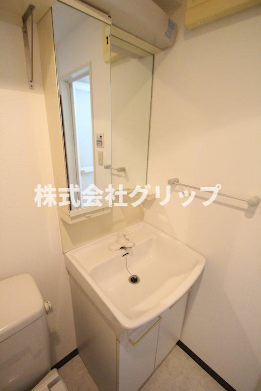 グリフィン横浜・桜木町弐番館の独立洗面台
