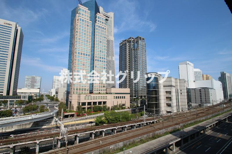 グリフィン横浜・桜木町弐番館のバルコニー