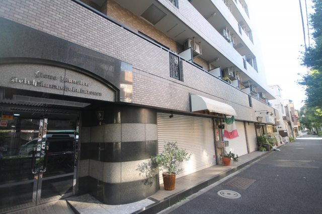 【エントランス】