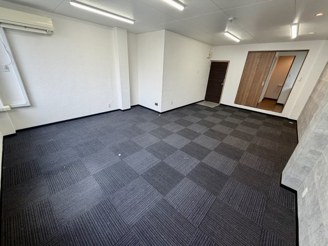 瓦屋町ＴＹビルの内装