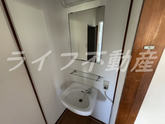 長吉ハイツの洗面所|忙しい朝には欠かせない洗面所です