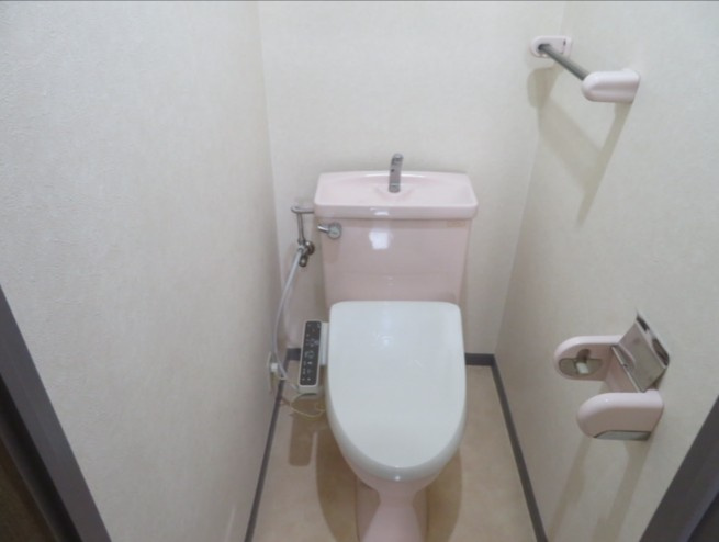 横浜市南区南吉田町２丁目の賃貸マンションのトイレ