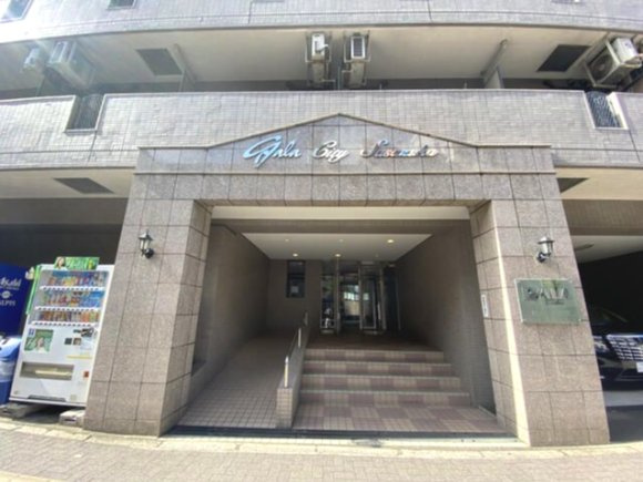 ガラ・シティ笹塚のエントランス