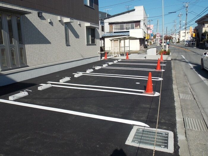 アンソレイエ自由ヶ丘の駐車場
