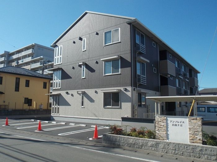 アンソレイエ自由ヶ丘