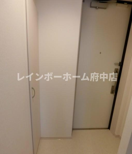 リブリ・プレーヌの玄関