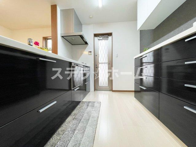 玉瀬町　中古戸建のキッチン|キッチンでお料理をお楽しみください