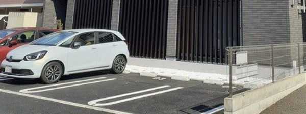 ガーデン　ヒルズの駐車場