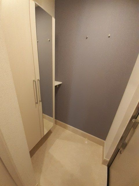 ガーデン　ヒルズの玄関