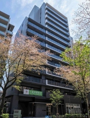 【外観】 | バウスステージ中野 | 鉄筋コンクリート造のがっちりとした建物。