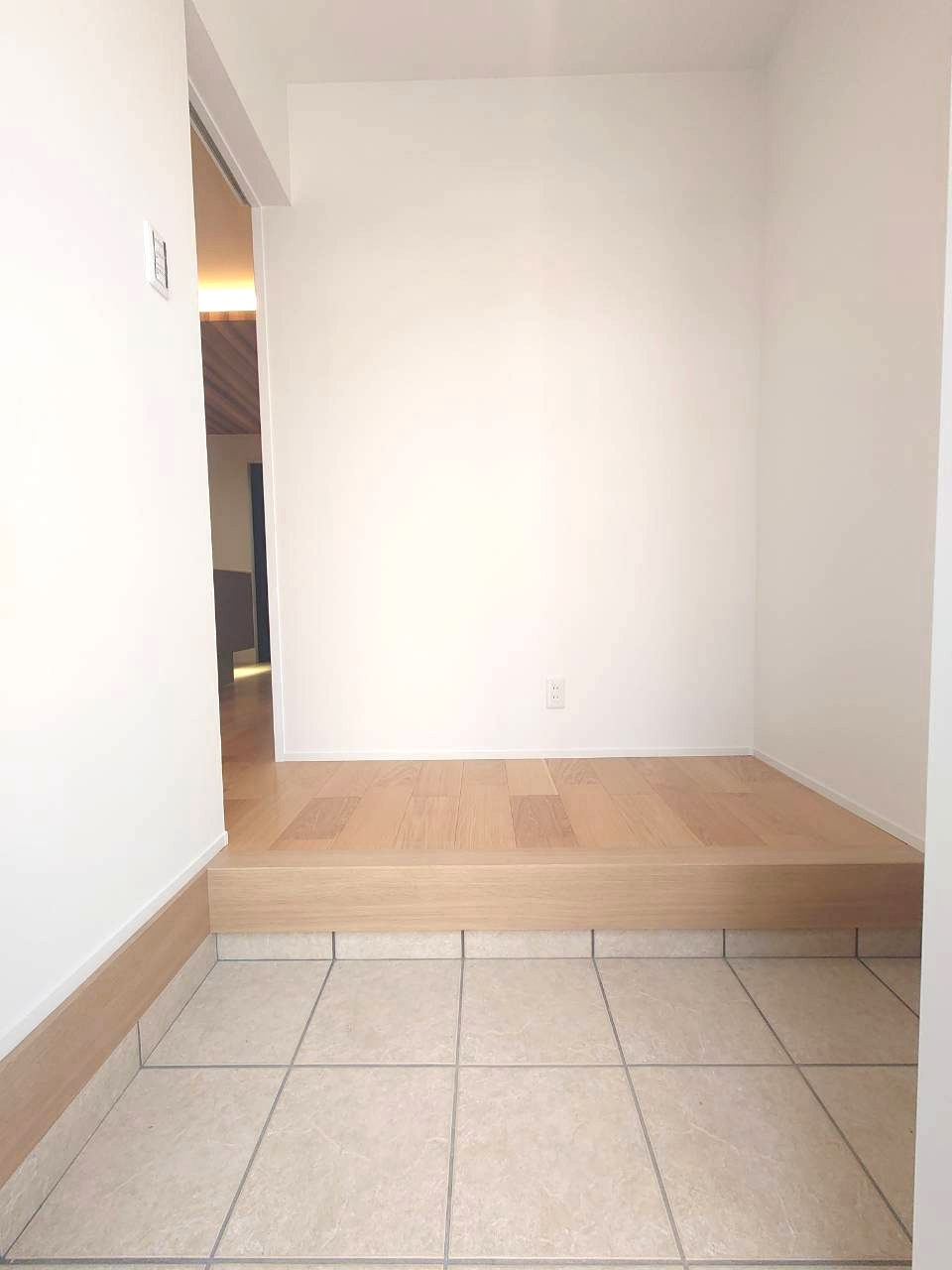 新築戸建が堂々完成☆リビング間接照明☆タッチレス水栓付きシステムキッチン☆伏見区醍醐烏橋町の玄関|玄関
