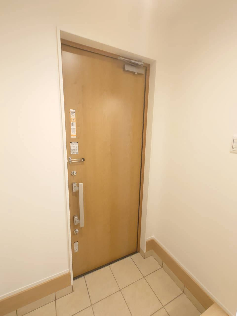 新築戸建が堂々完成☆リビング間接照明☆タッチレス水栓付きシステムキッチン☆伏見区醍醐烏橋町の玄関|玄関