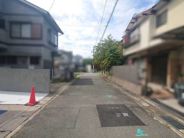 新築戸建が堂々完成☆リビング間接照明☆タッチレス水栓付きシステムキッチン☆伏見区醍醐烏橋町の前面道路含む現地写真|前道