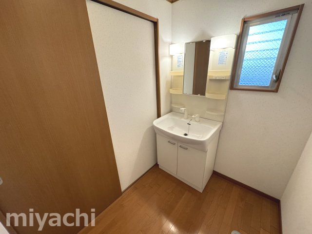 グランドハイツ矢三の洗面所