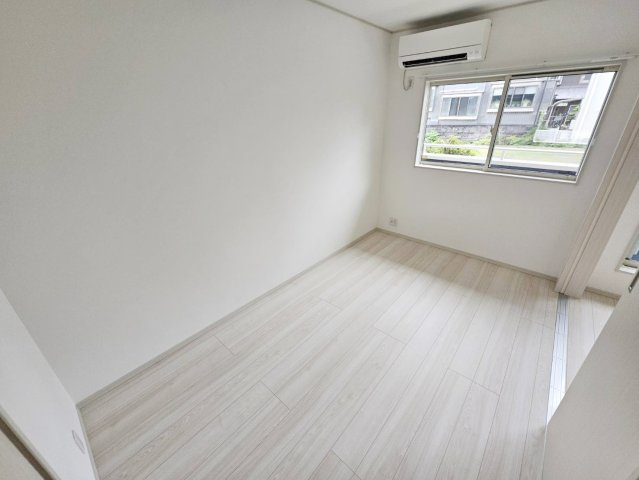 LOTUS中野町の洋室