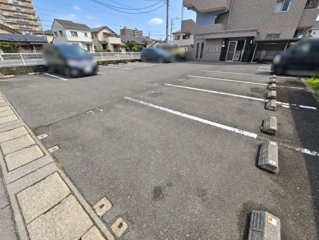 Ｆｅｌｉｃｅ　ｇａｔｔｏ　Ｗａｄａ（フェリスガトーワダ）の駐車場