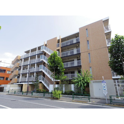 【外観】 | ハイセレサ井草の森デュオガーデン | 鉄筋コンクリート造のがっちりとした建物。