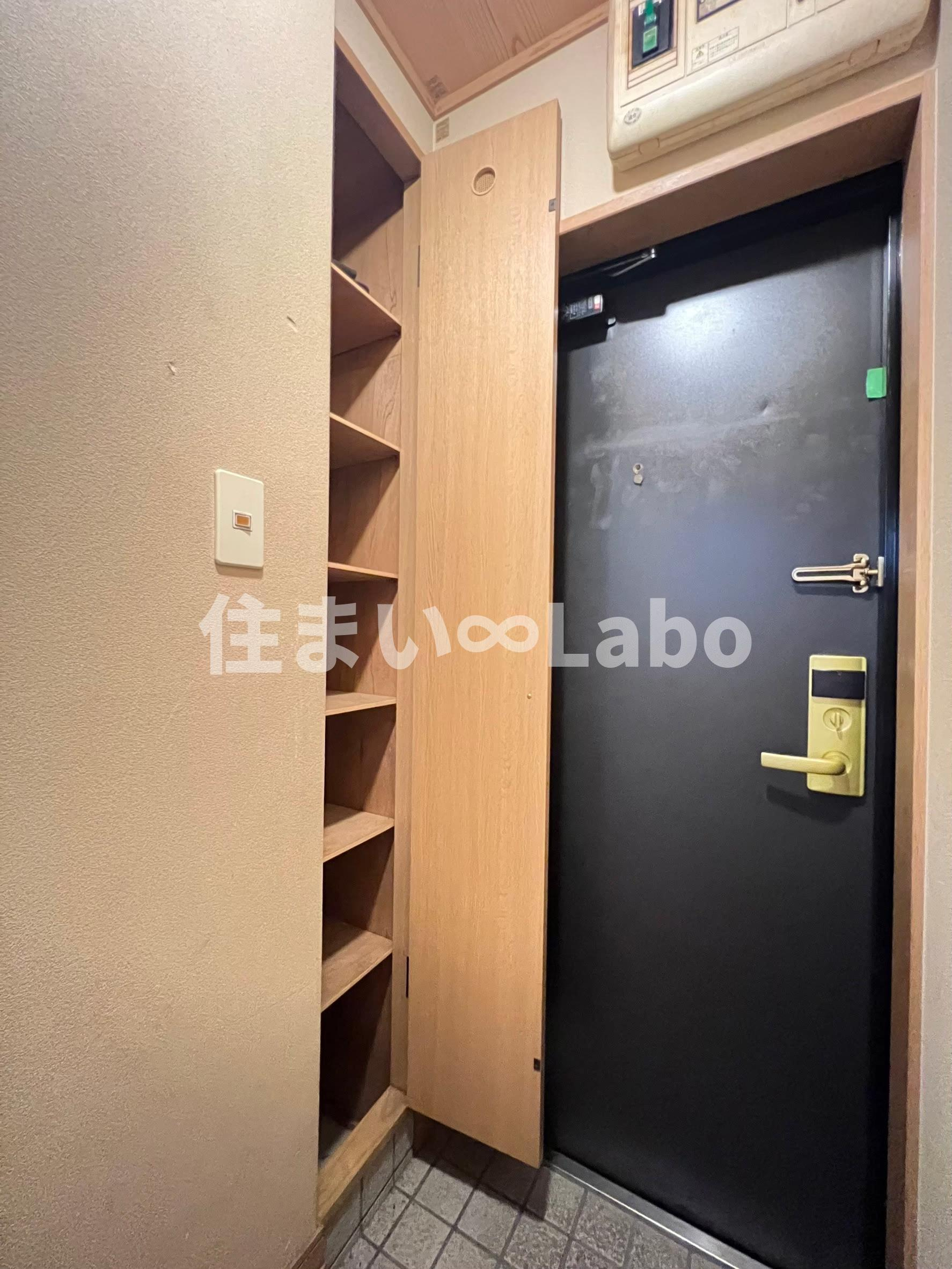 エステートモア・天神サクセスの玄関|同建物・別部屋の写真です