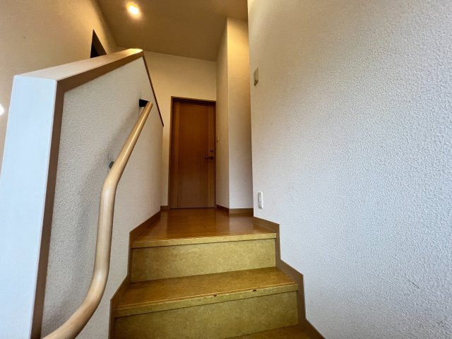 人吉市七地町　６LDK　2階建の内装