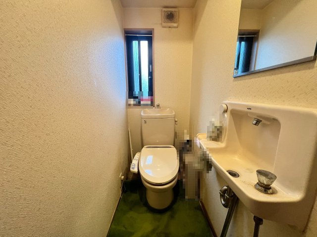 人吉市七地町　６LDK　2階建の前面道路含む現地写真