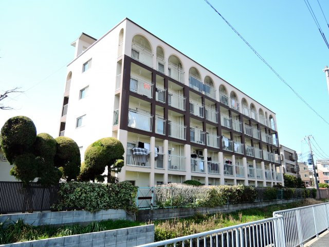 マンションサンプラザ1の外観