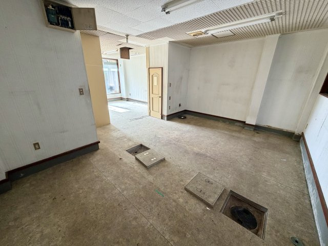 大阪市住之江区浜口東２丁目の店舗事務所の内装
