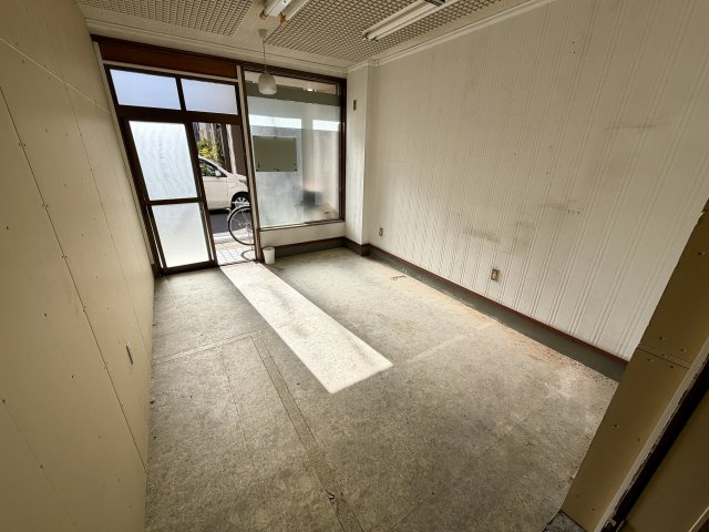 大阪市住之江区浜口東２丁目の店舗事務所の内装