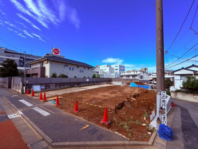 【外観】 | 練馬区向山２丁目　新築戸建て　B号棟 | 【建築中】新生活の舞台となる住まいを、現在丁寧に建築中です