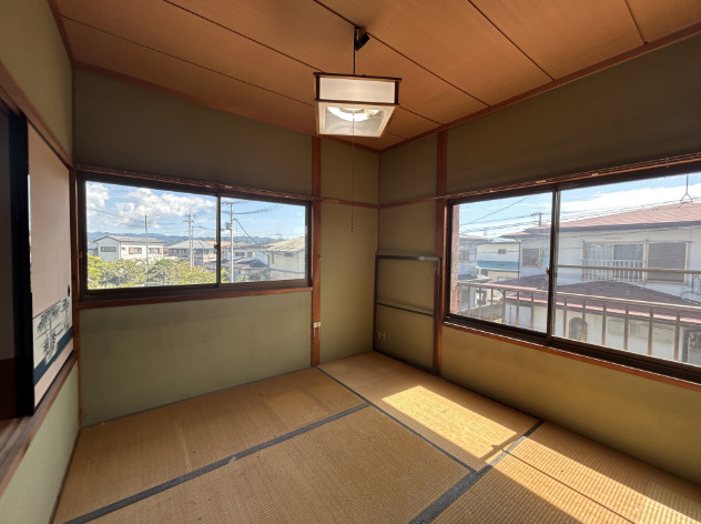 「南向きで陽当たり良好」香南市野市町みどり野3丁目　中古一戸建ての和室|2面採光で明るく爽やかな風が通り抜ける和室！洋室へのリフォーム変更プランのご相談も可能です。
