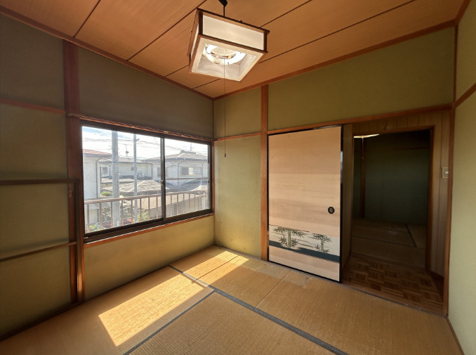 「南向きで陽当たり良好」香南市野市町みどり野3丁目　中古一戸建ての和室|【洋室変更プランあり】陽光がたっぷり差し込む心地よいお部屋！用途に合わせて改修も楽しめます。
