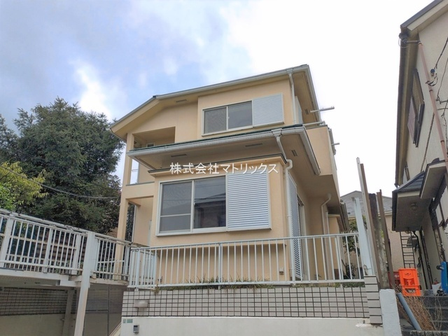練馬区大泉町2丁目　土地50坪×地下車庫　リフォーム住宅の外観