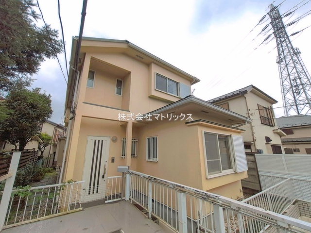 練馬区大泉町2丁目　土地50坪×地下車庫　リフォーム住宅の外観