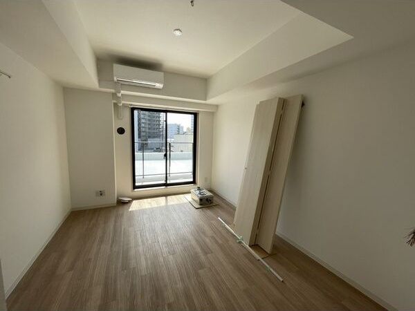 PURE RESIDENCE 名駅南の居間・リビング