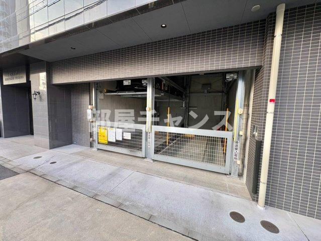 エスリード新栄テセラの駐車場