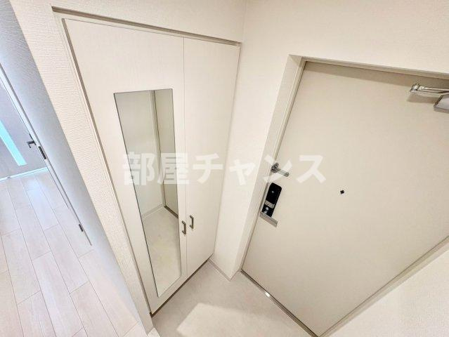 エスリード新栄テセラの玄関