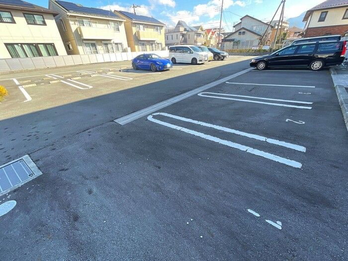 サンリット　Aの駐車場