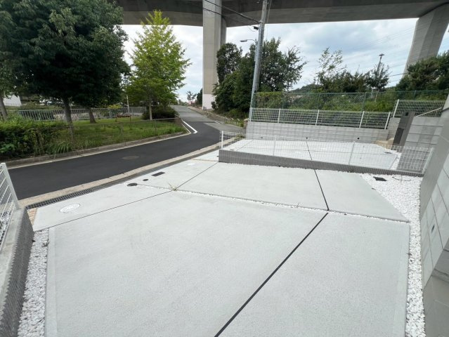 名谷町戸建の駐車場