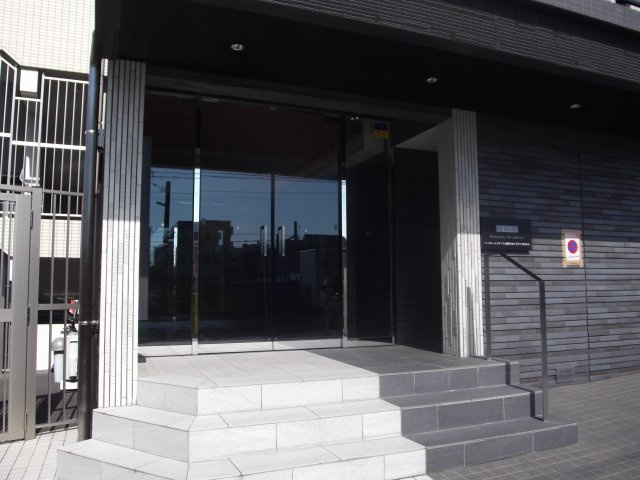 ハーモニーレジデンス川崎中丸子CITYFRONTのエントランス