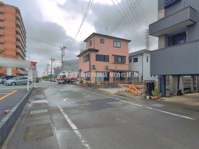 戸建 川越市氷川町の前面道路含む現地写真