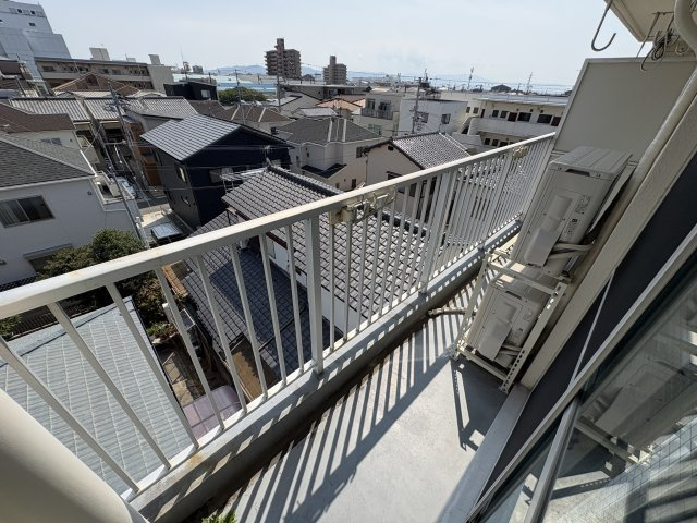 YKハイツ別所町のバルコニー
