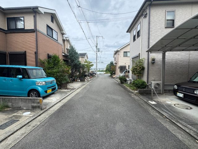 堺市西区太平寺　中古戸建の前面道路含む現地写真