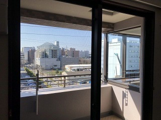 クレッセント新横浜のバルコニー
